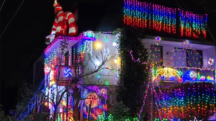 Bayside Christmas light competition